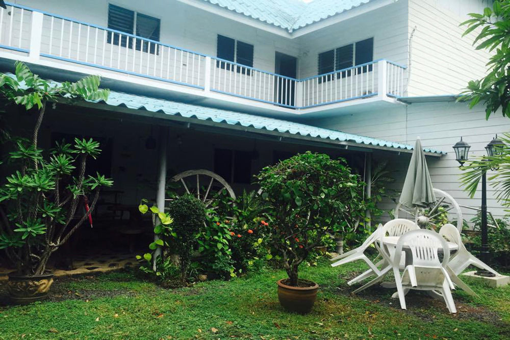 P.California Inter Hostel Nang Rong Exterior photo