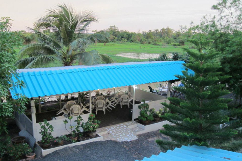 P.California Inter Hostel Nang Rong Exterior photo