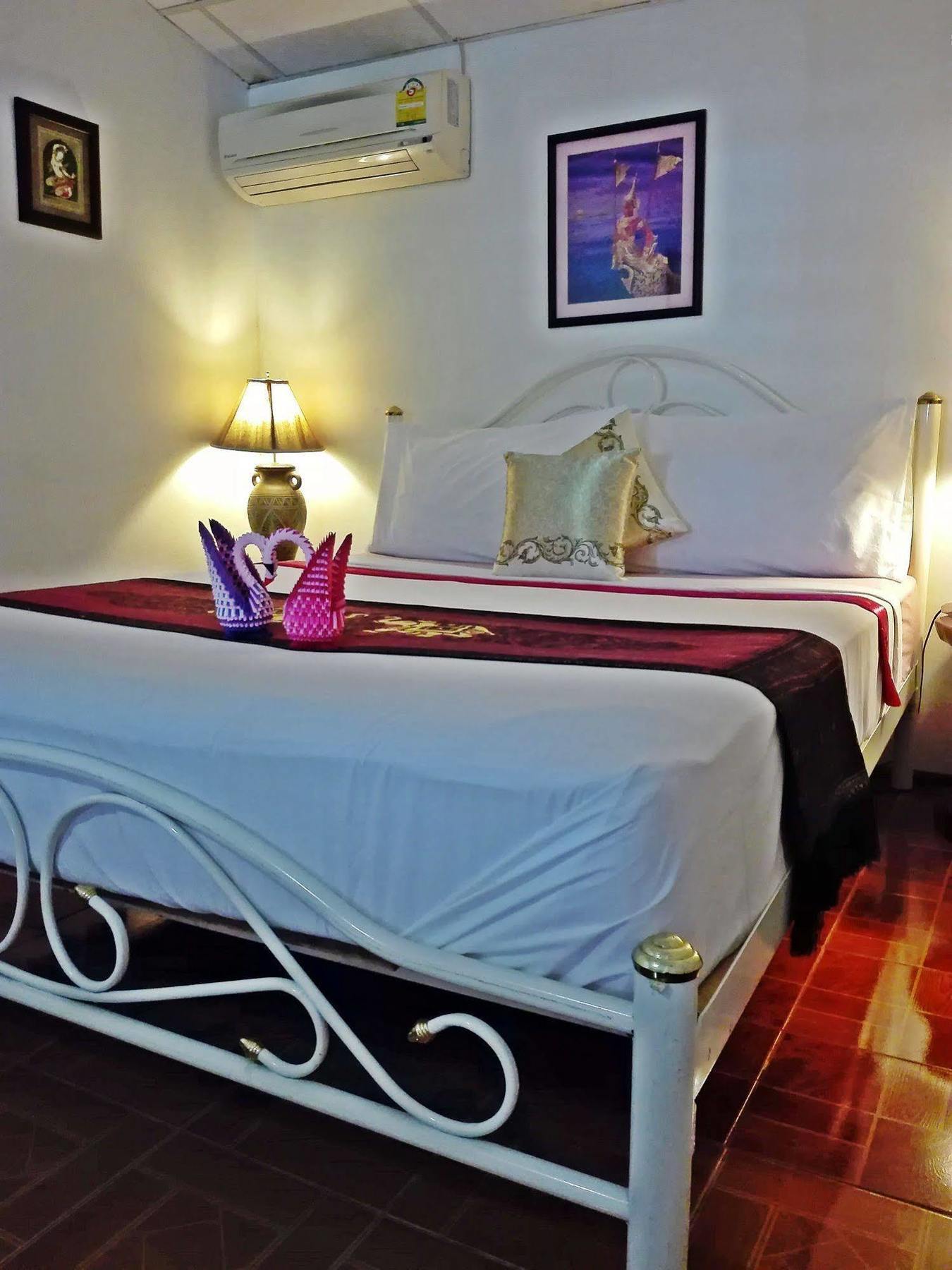 P.California Inter Hostel Nang Rong Exterior photo