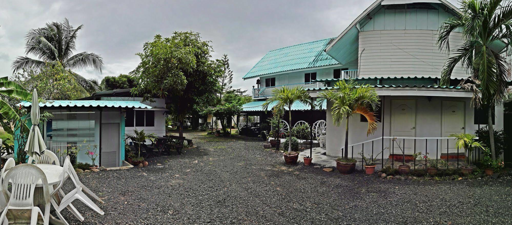 P.California Inter Hostel Nang Rong Exterior photo